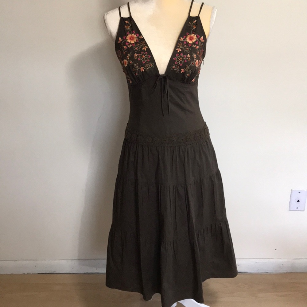 Laundry By Shelli Segal Olive Green Midi Dress with Floral Embroidery